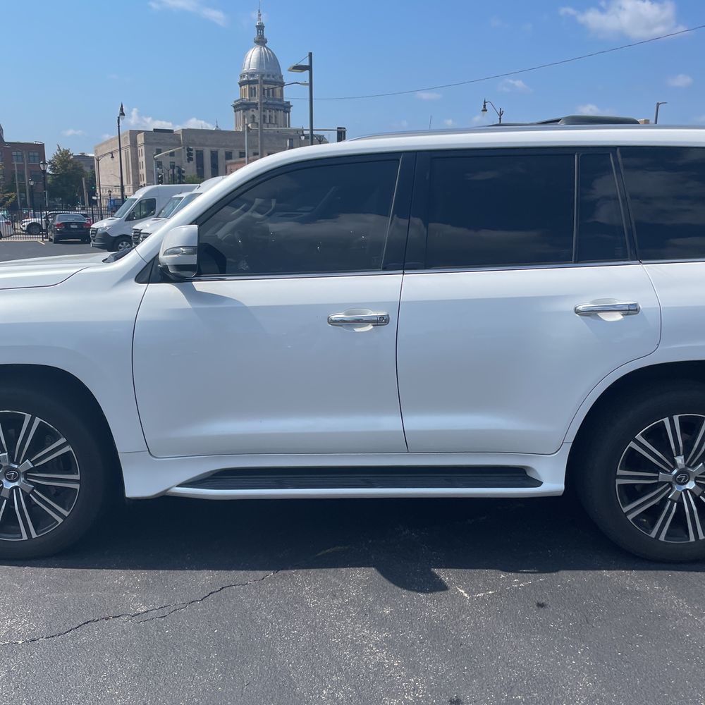 2019 Lexus LX 570 Three-Row