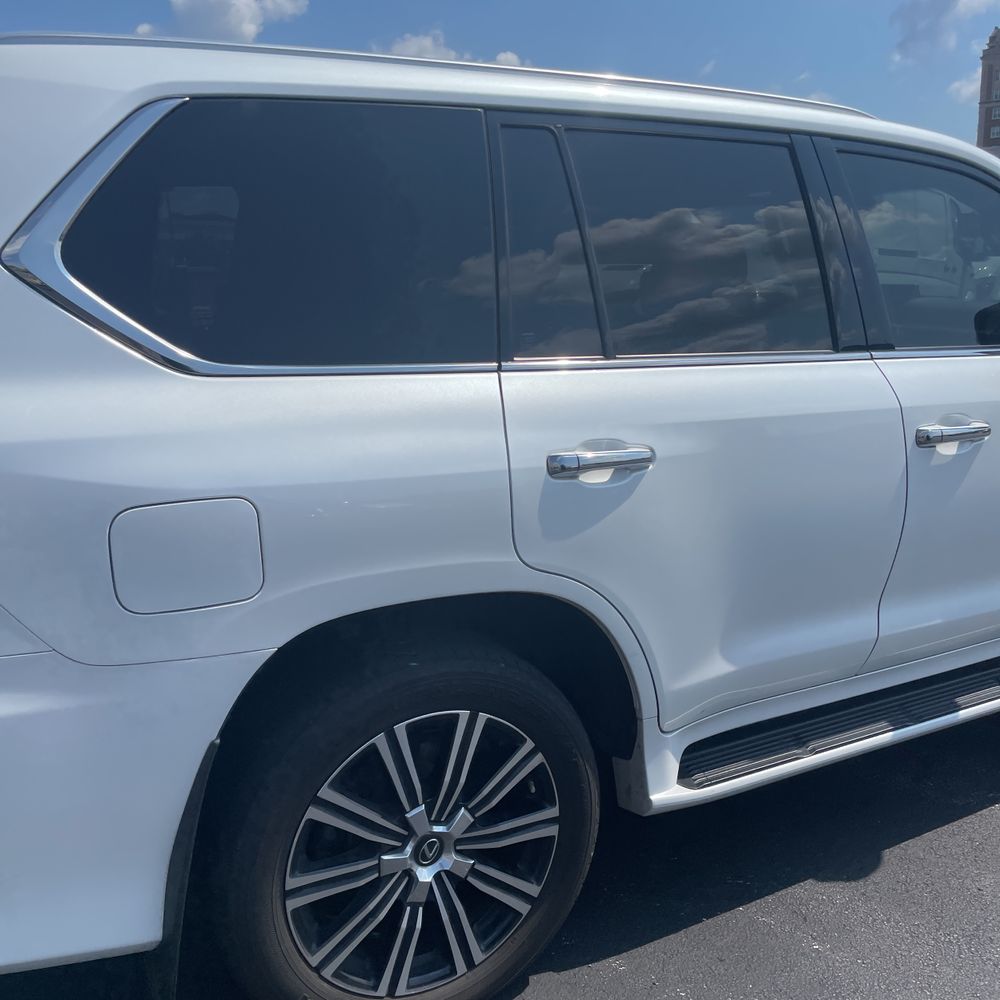 2019 Lexus LX 570 Three-Row