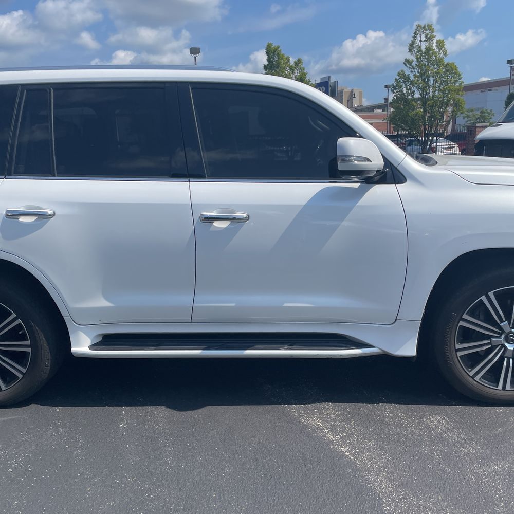2019 Lexus LX 570 Three-Row