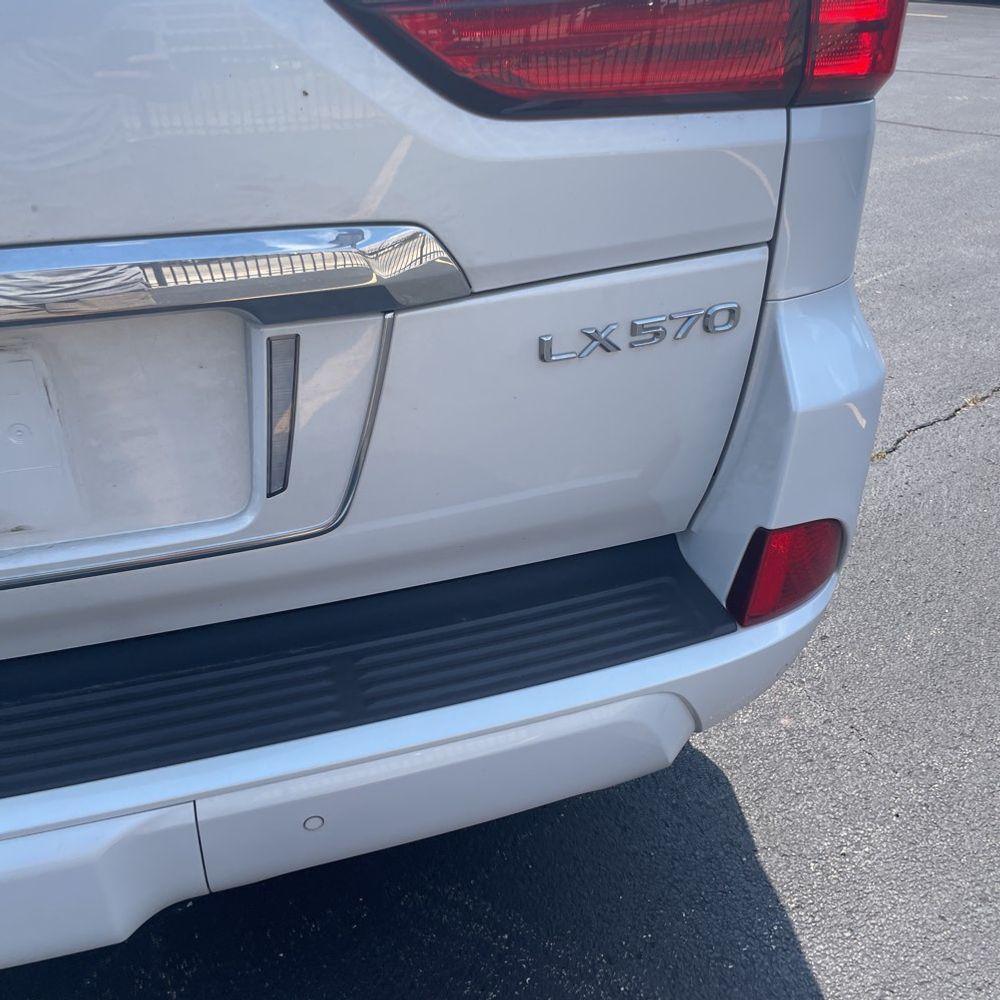 2019 Lexus LX 570 Three-Row
