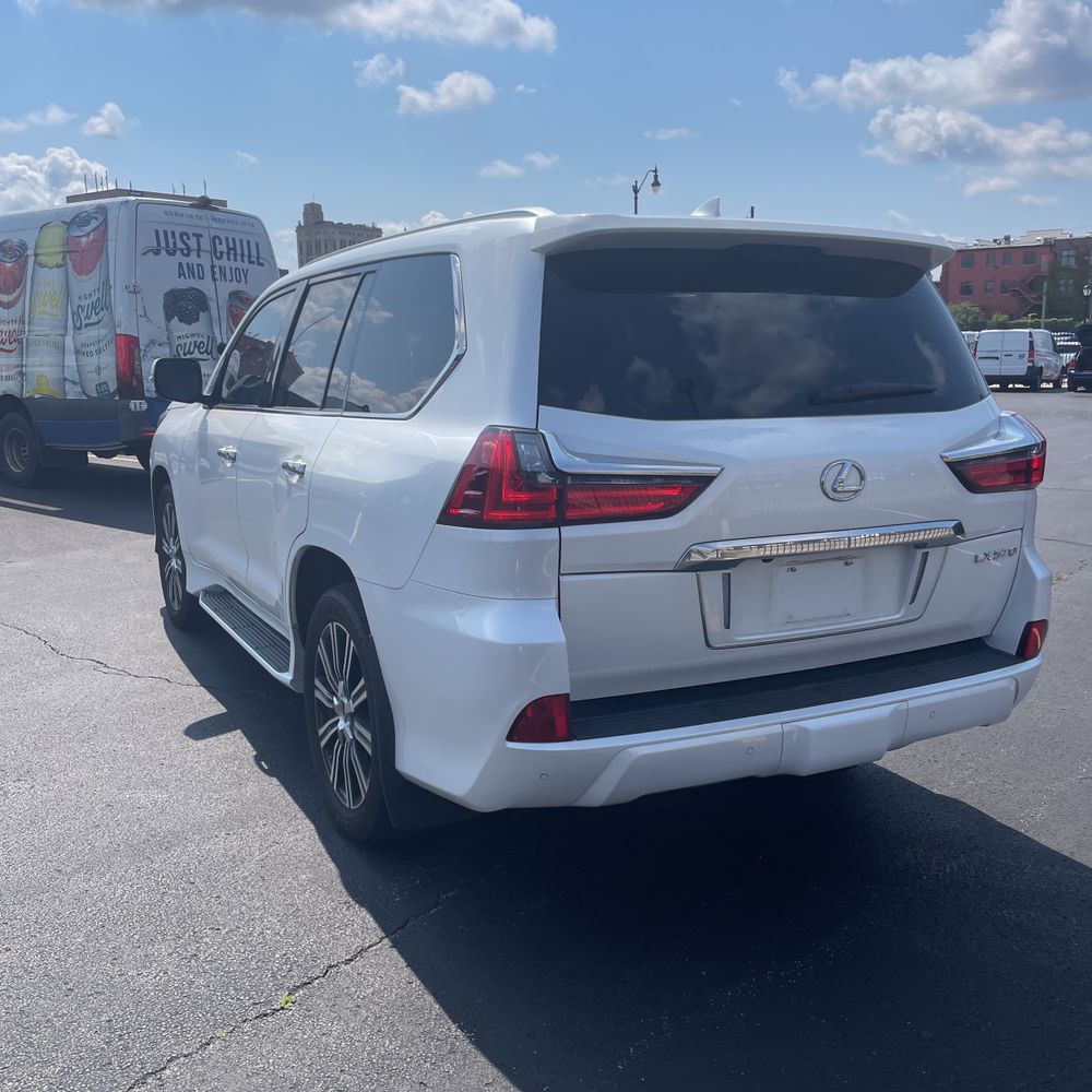 2019 Lexus LX 570 Three-Row