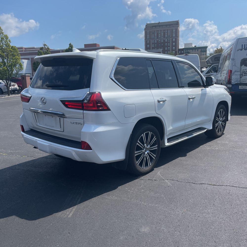 2019 Lexus LX 570 Three-Row