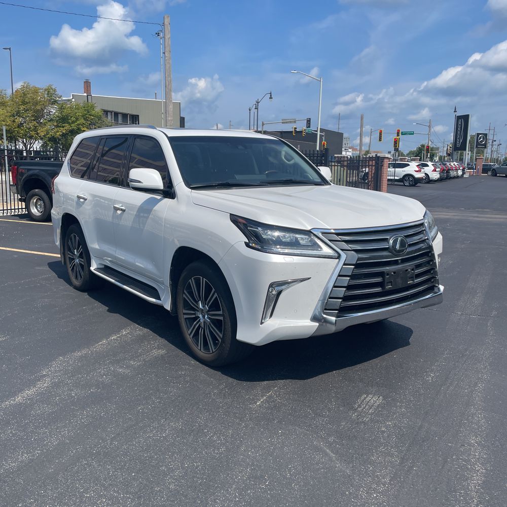 2019 Lexus LX 570 Three-Row