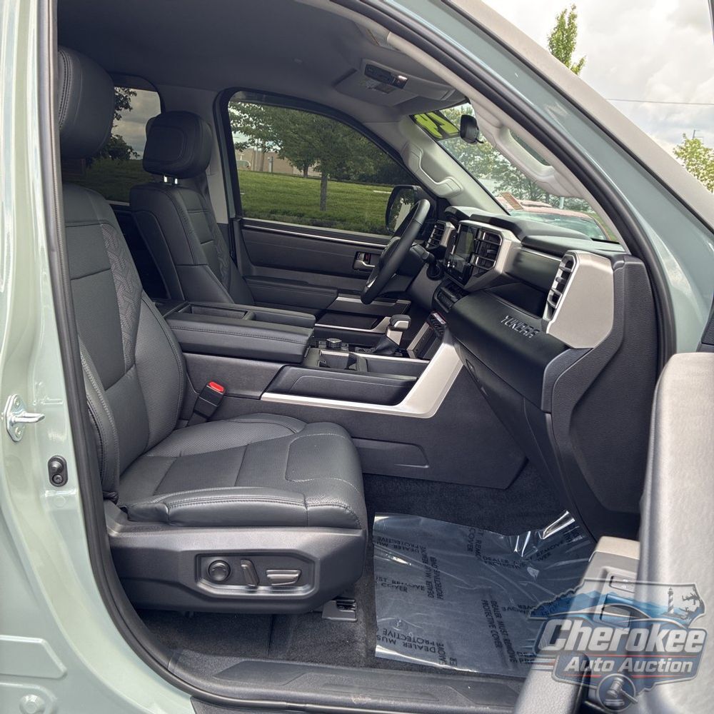 2024 Toyota Tundra SR5