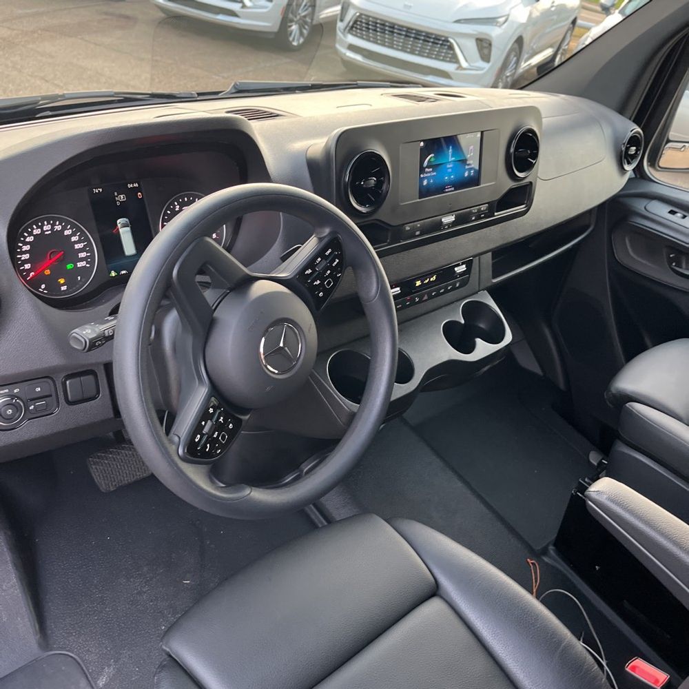 2024 Mercedes-Benz Sprinter 2500