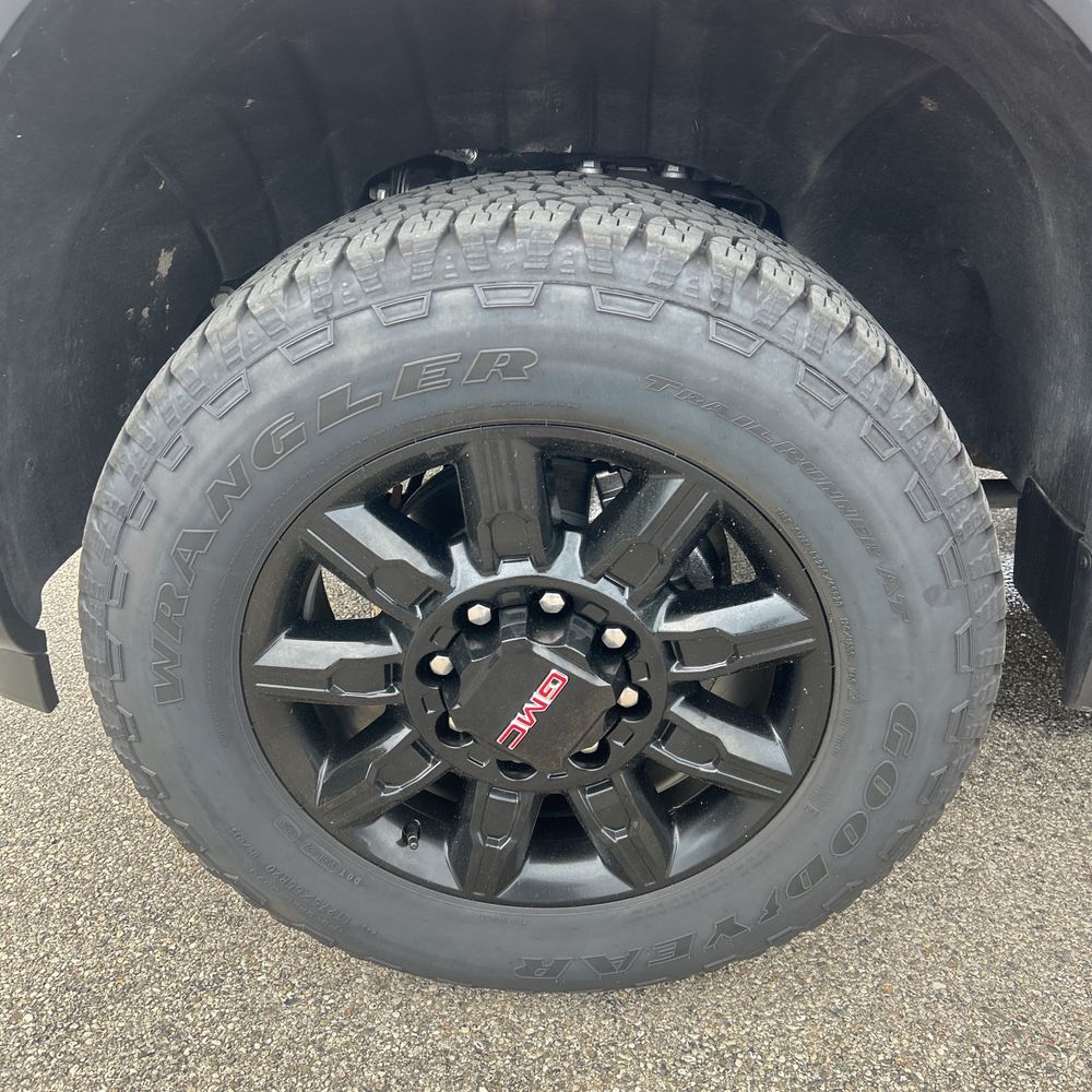 2025 GMC Sierra 2500HD AT4
