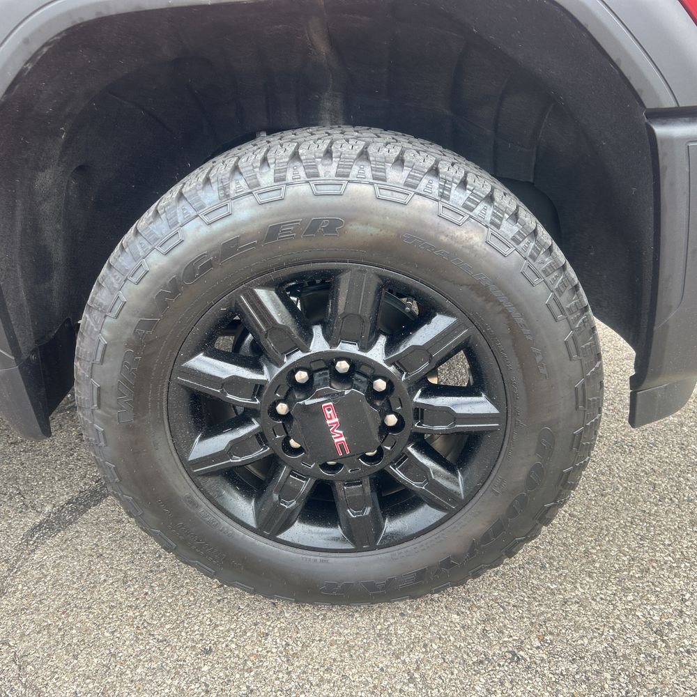 2025 GMC Sierra 2500HD AT4
