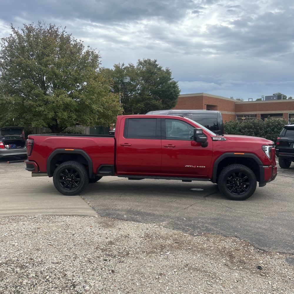 2025 GMC Sierra 2500HD AT4