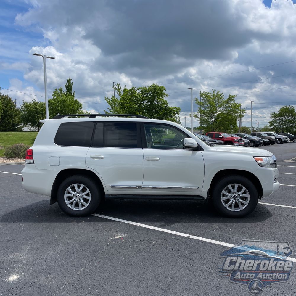 2020 Toyota Land Cruiser Base