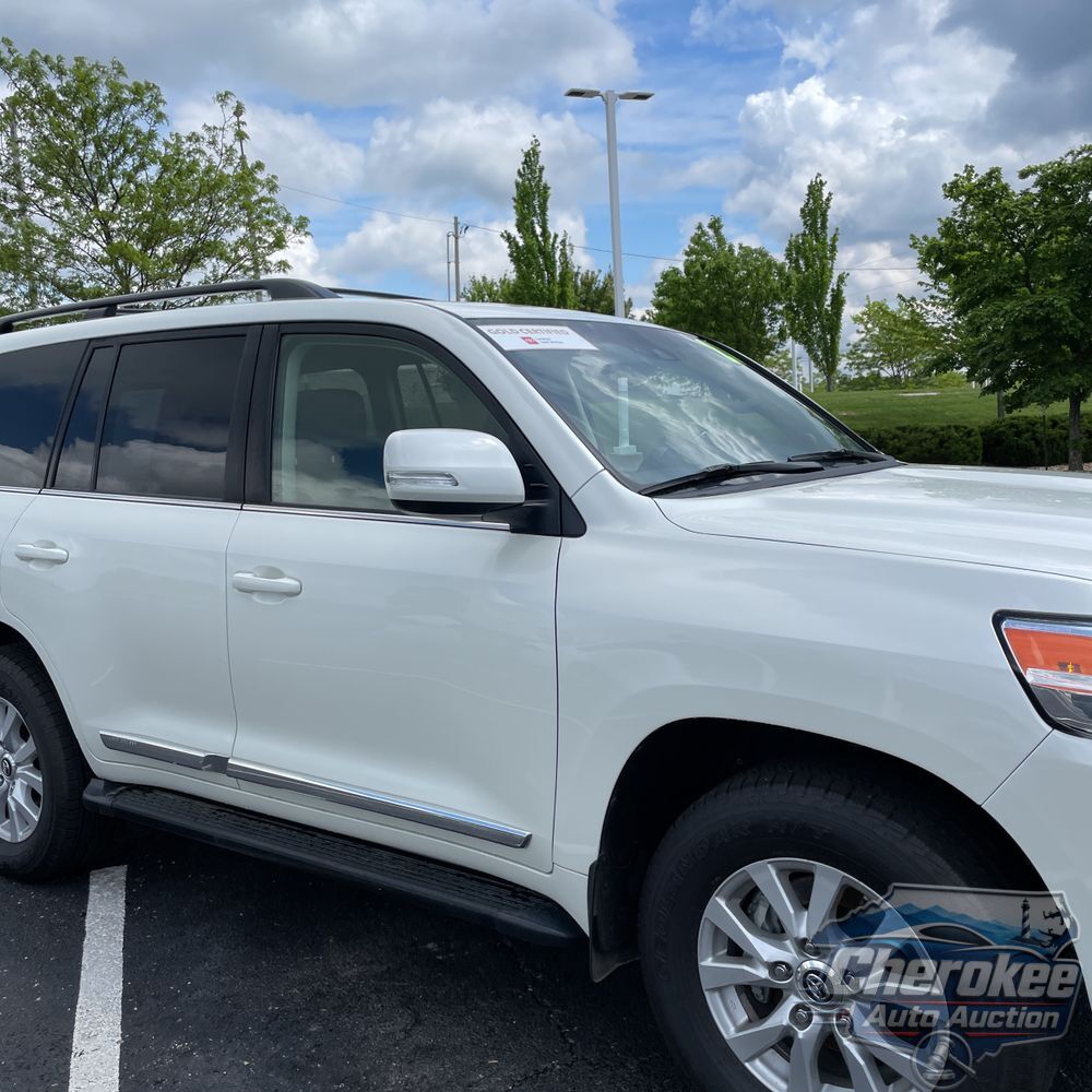 2020 Toyota Land Cruiser Base