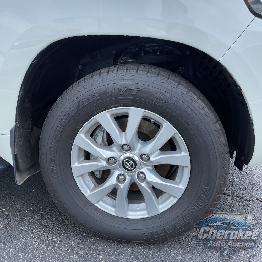2020 Toyota Land Cruiser Base
