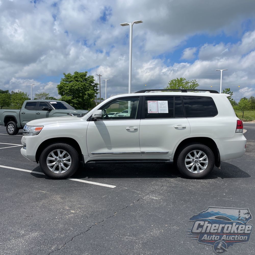 2020 Toyota Land Cruiser Base