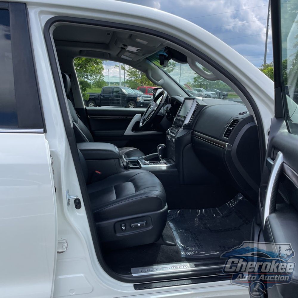 2020 Toyota Land Cruiser Base