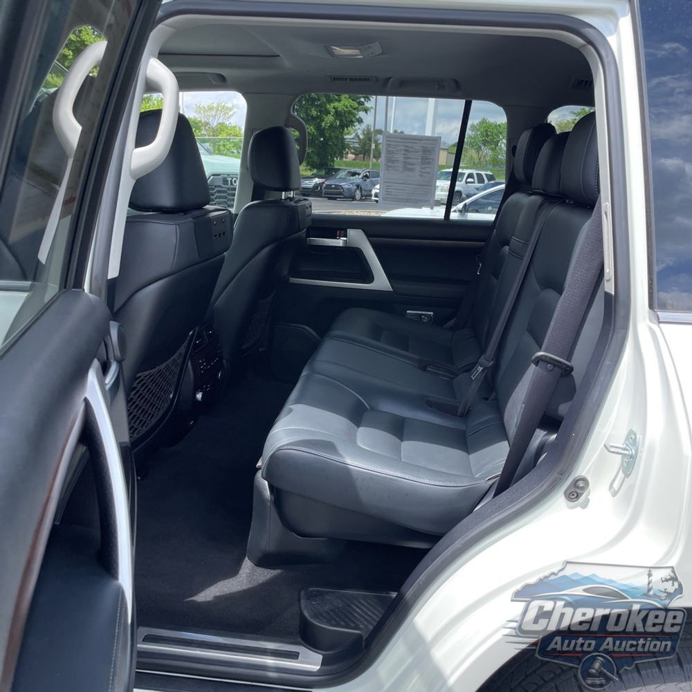 2020 Toyota Land Cruiser Base
