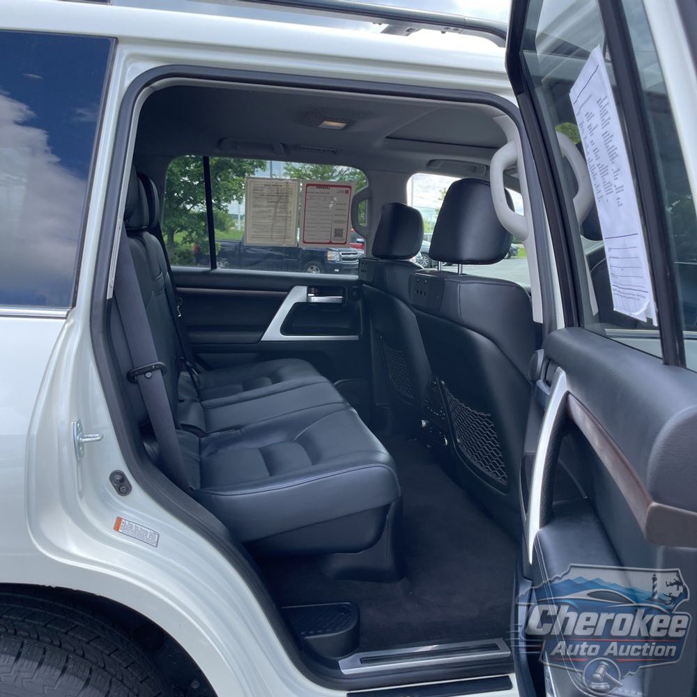 2020 Toyota Land Cruiser Base
