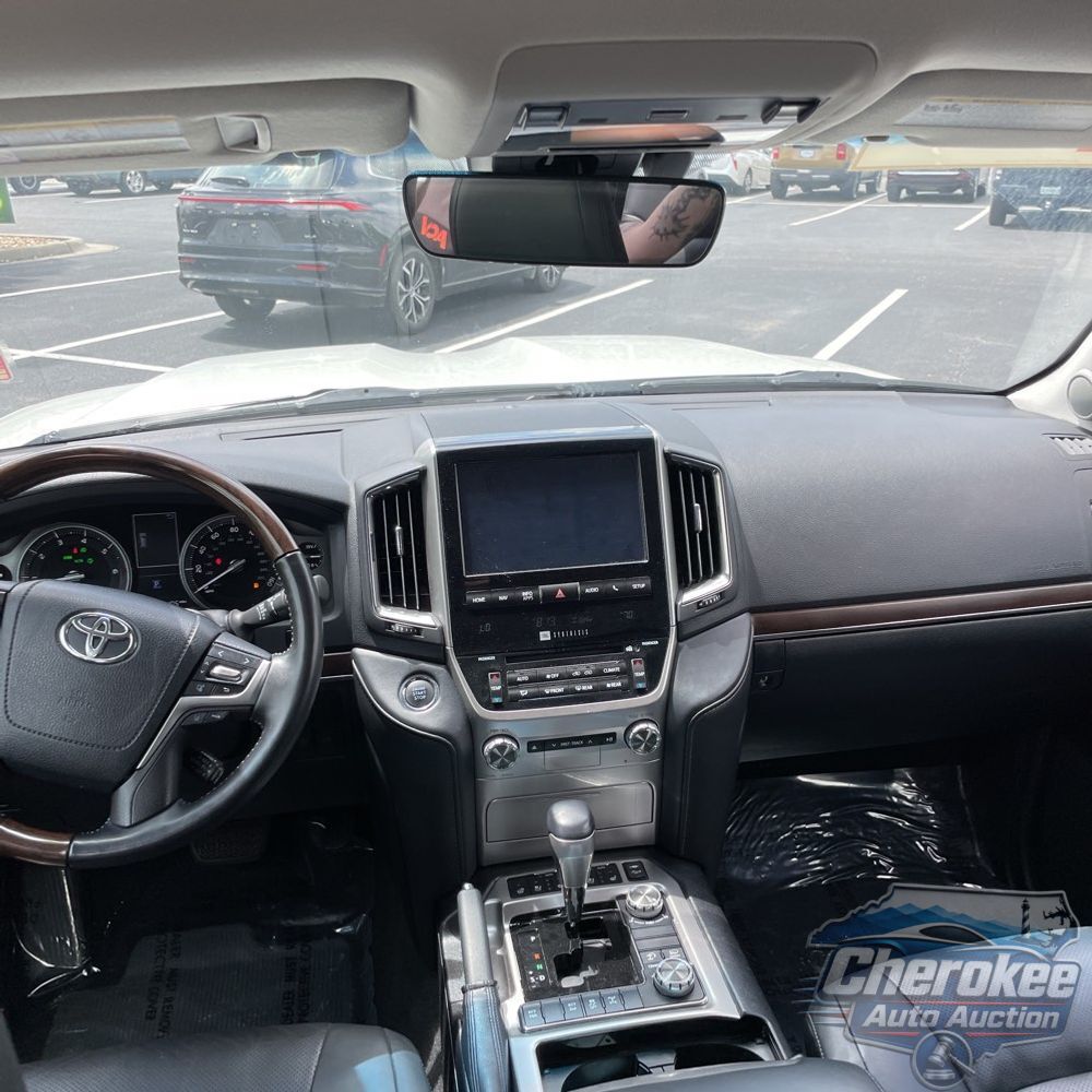 2020 Toyota Land Cruiser Base