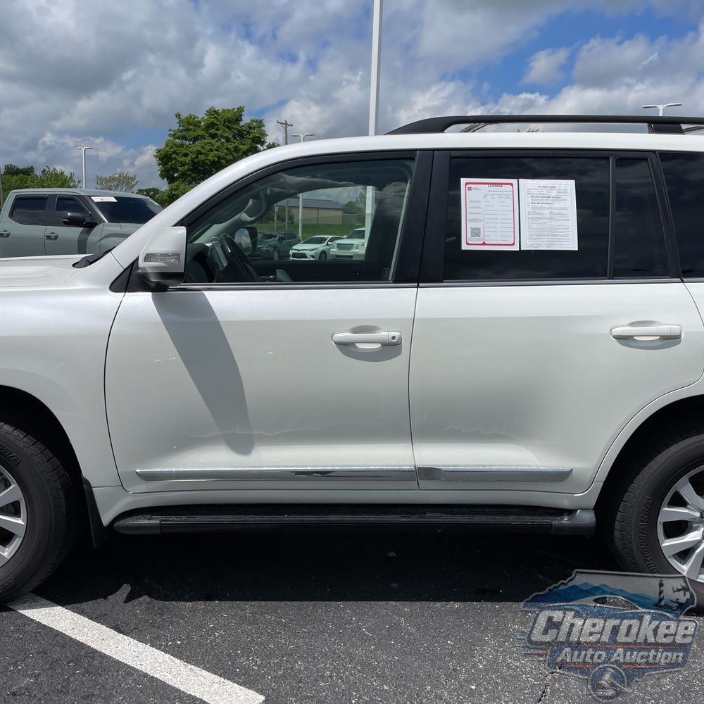 2020 Toyota Land Cruiser Base