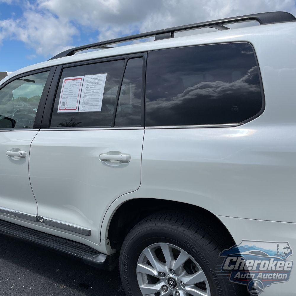 2020 Toyota Land Cruiser Base