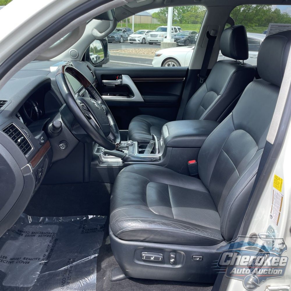 2020 Toyota Land Cruiser Base