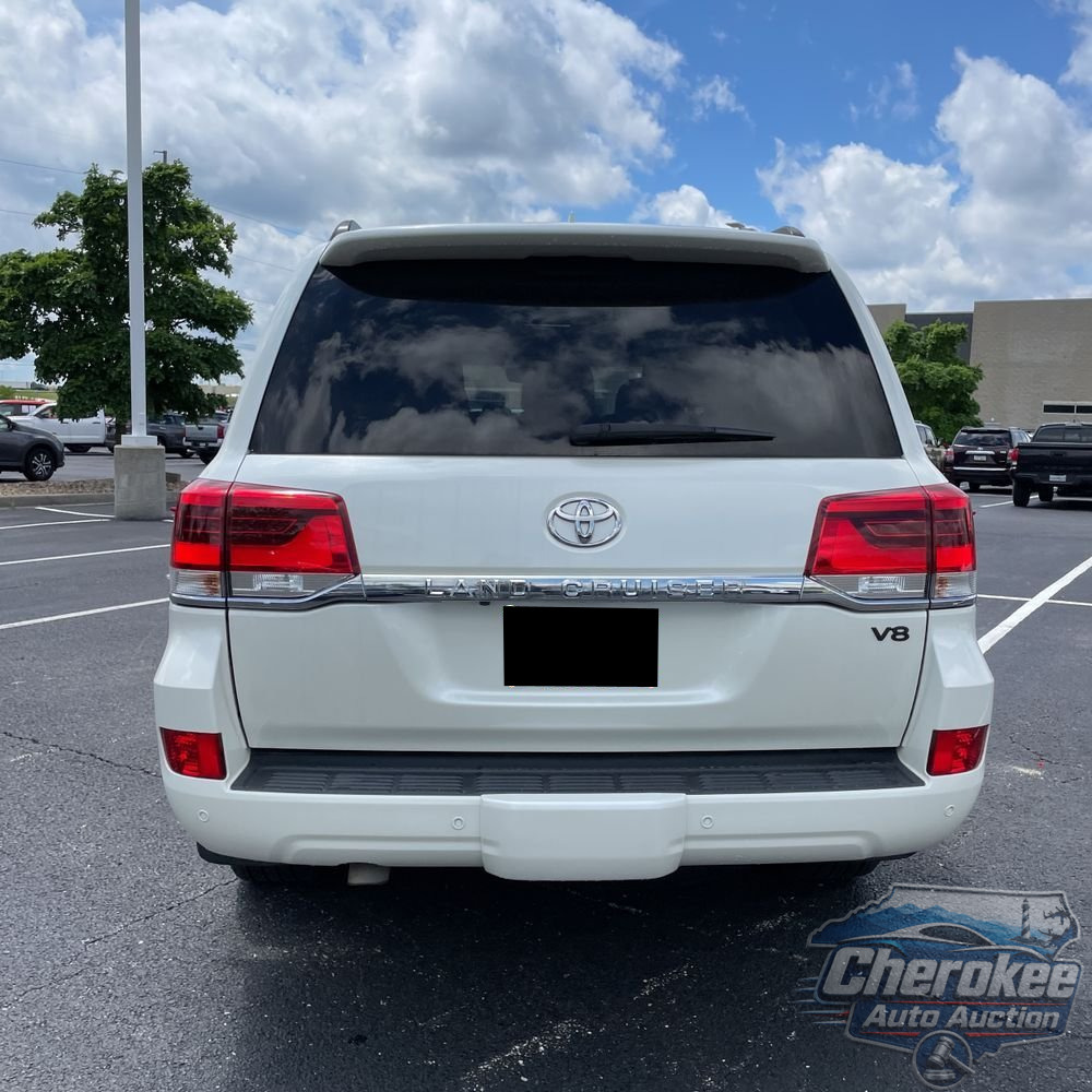 2020 Toyota Land Cruiser Base