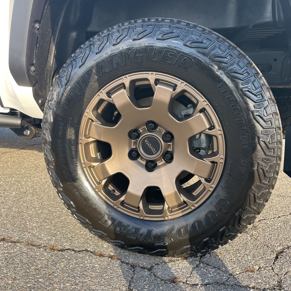 2024 Toyota Tacoma Trailhunter HV