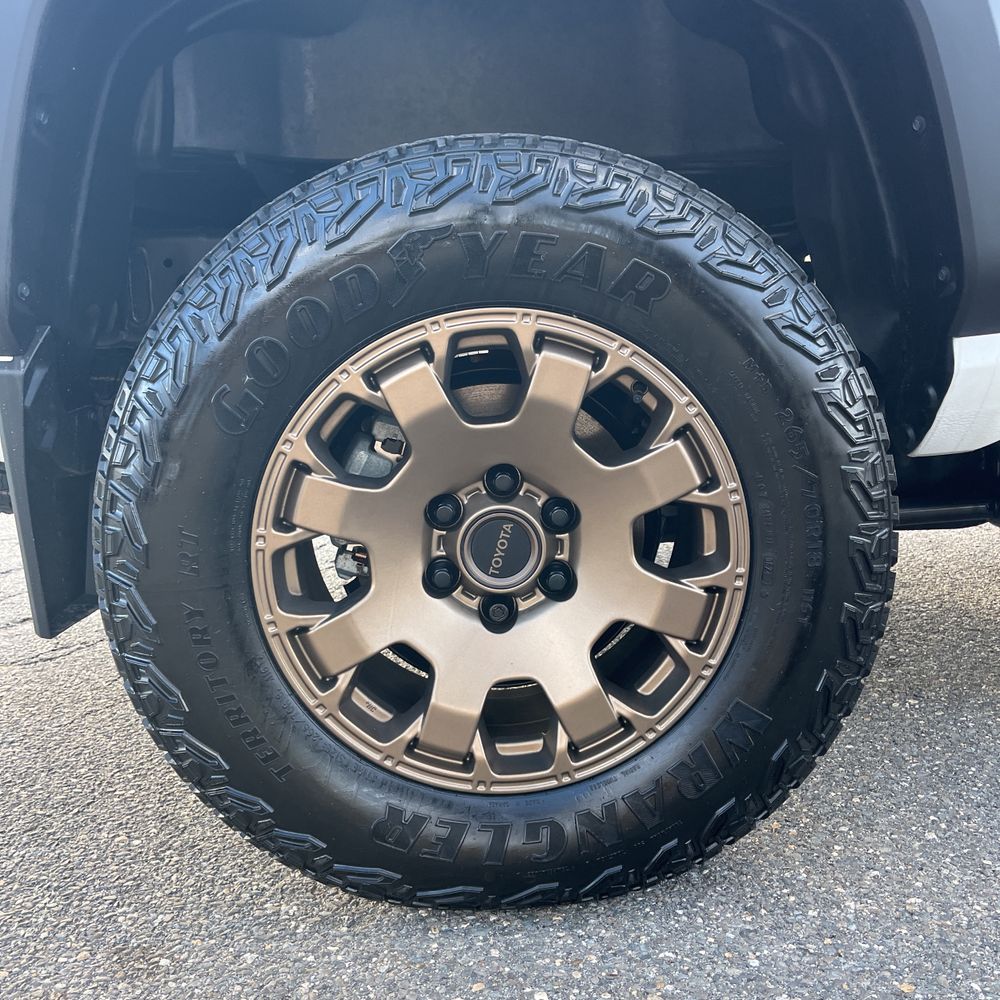 2024 Toyota Tacoma Trailhunter HV