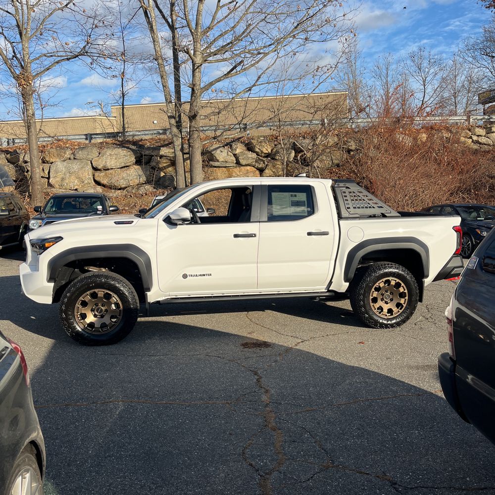 2024 Toyota Tacoma Trailhunter HV