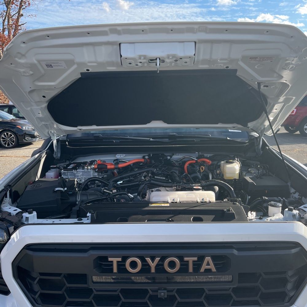 2024 Toyota Tacoma Trailhunter HV