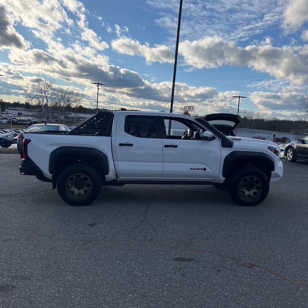 2024 Toyota Tacoma Trailhunter HV