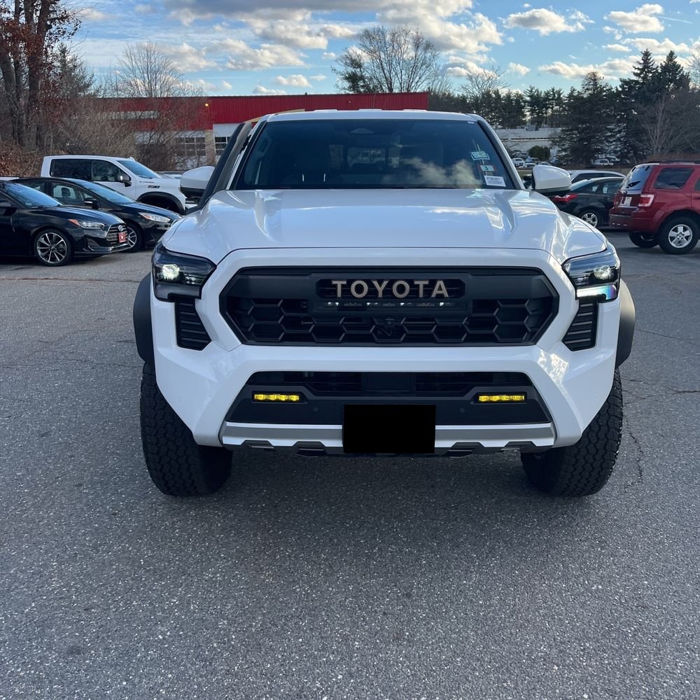 2024 Toyota Tacoma Trailhunter HV