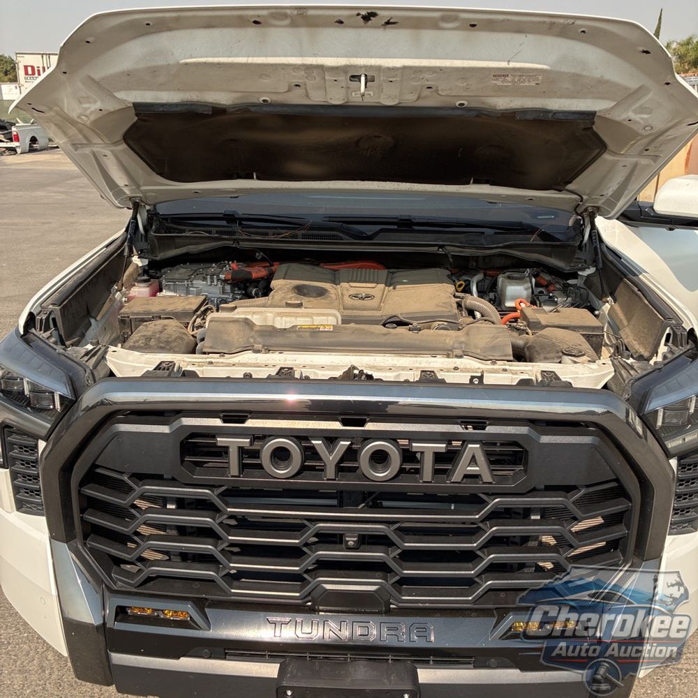 2022 Toyota Tundra Platinum HV