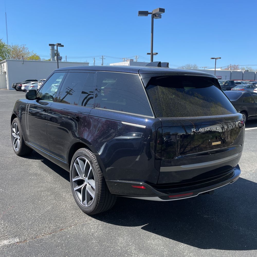 2025 Land Rover Range Rover P400 SE