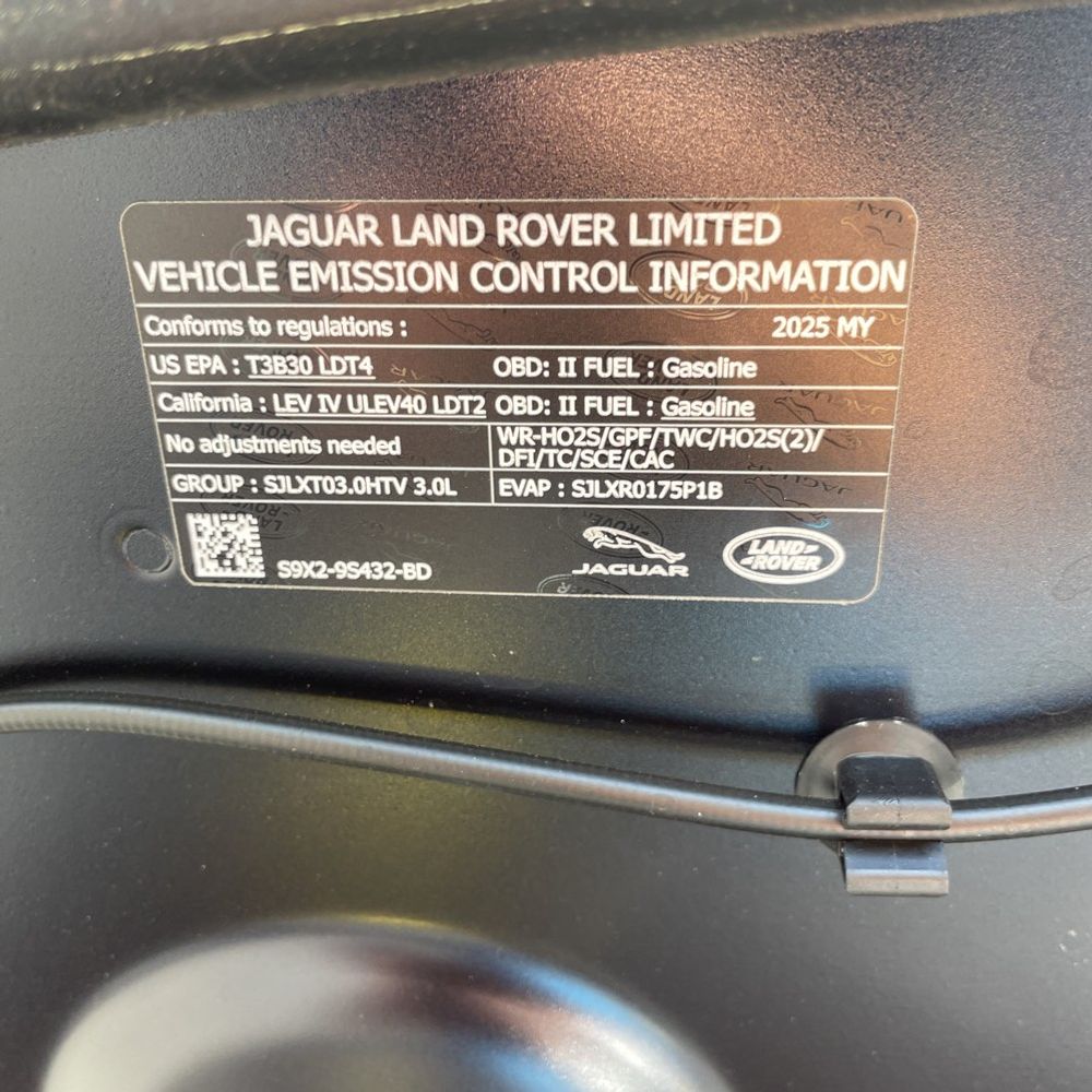 2025 Land Rover Range Rover P400 SE