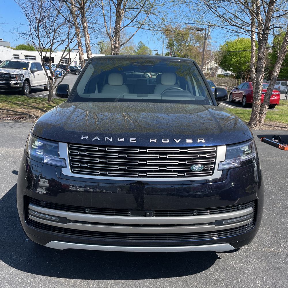 2025 Land Rover Range Rover P400 SE