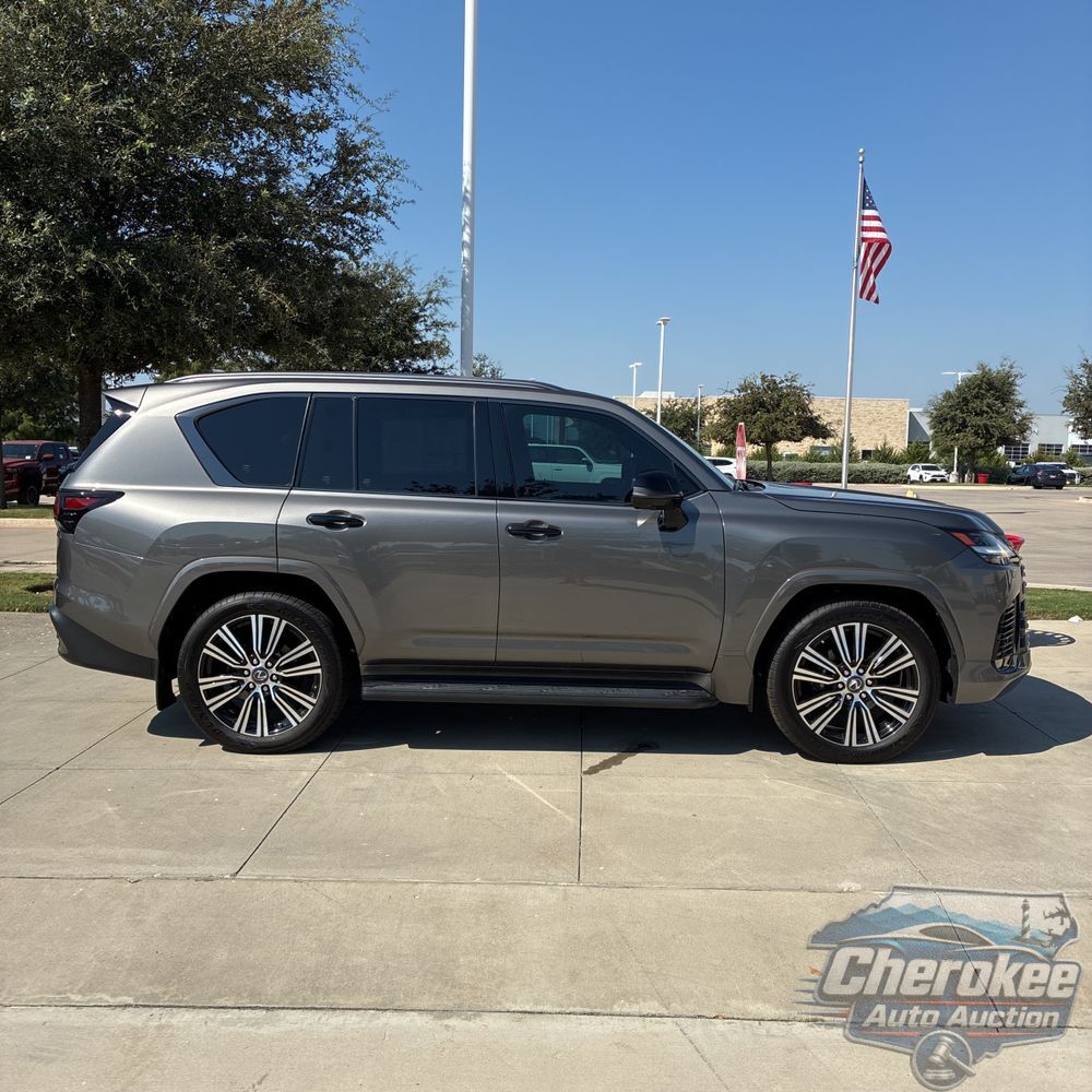2022 Lexus LX 600 Luxury