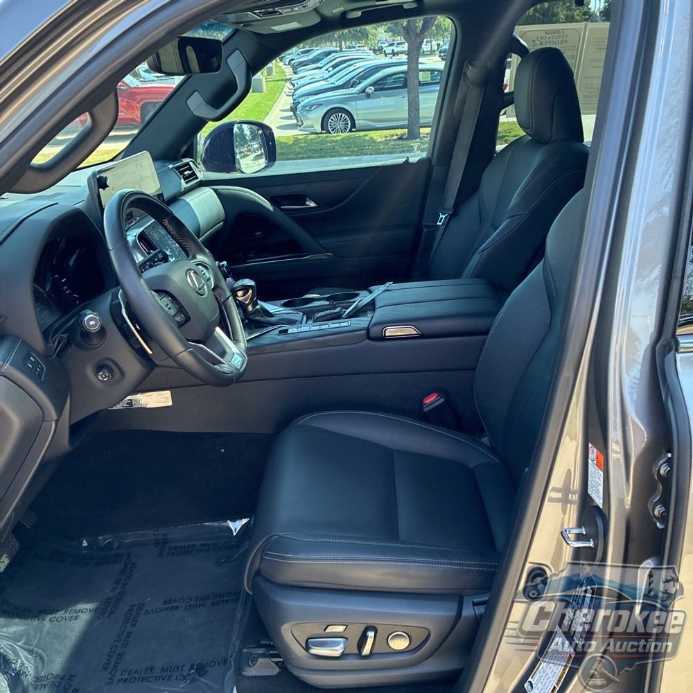 2022 Lexus LX 600 Luxury