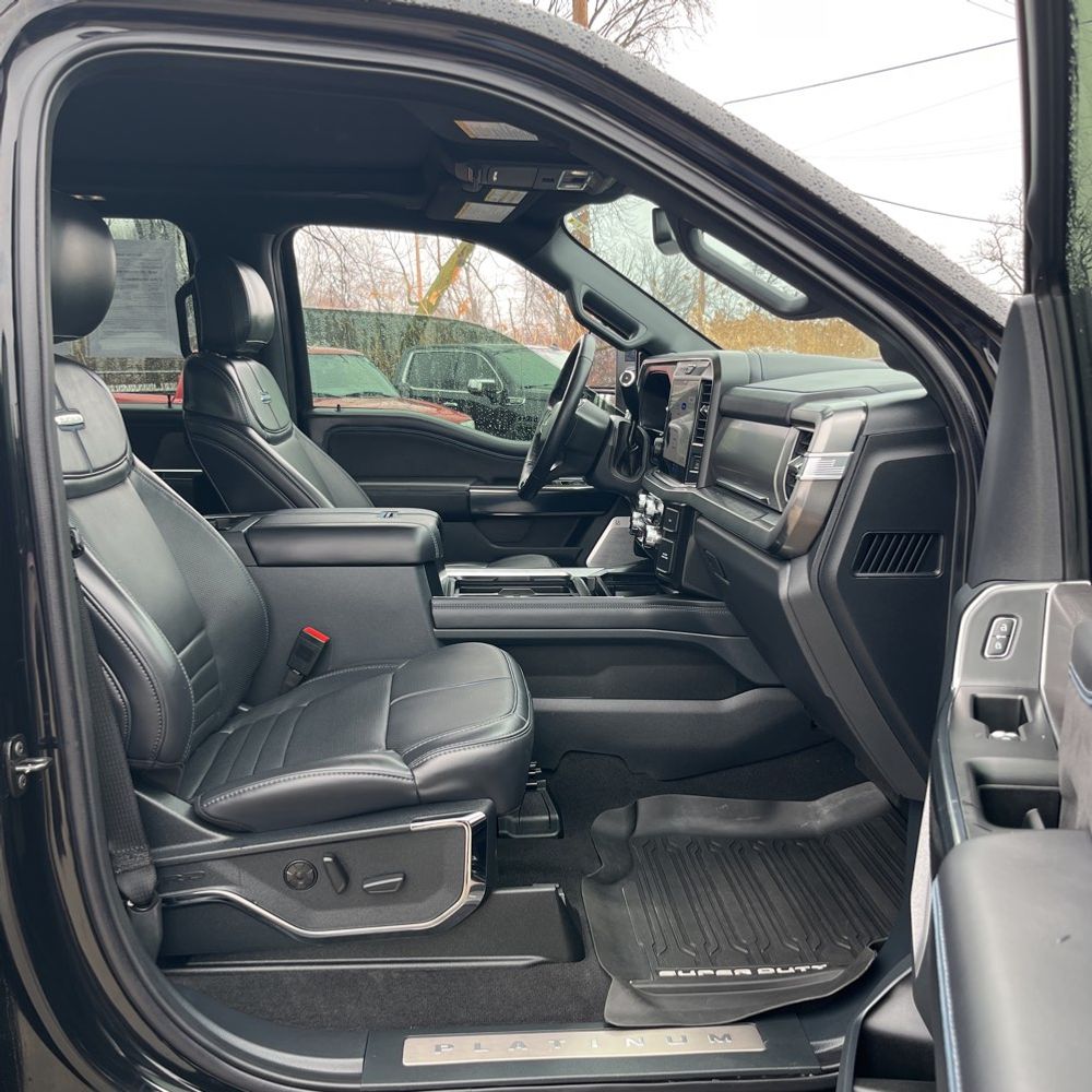 2025 Ford F-250 Platinum