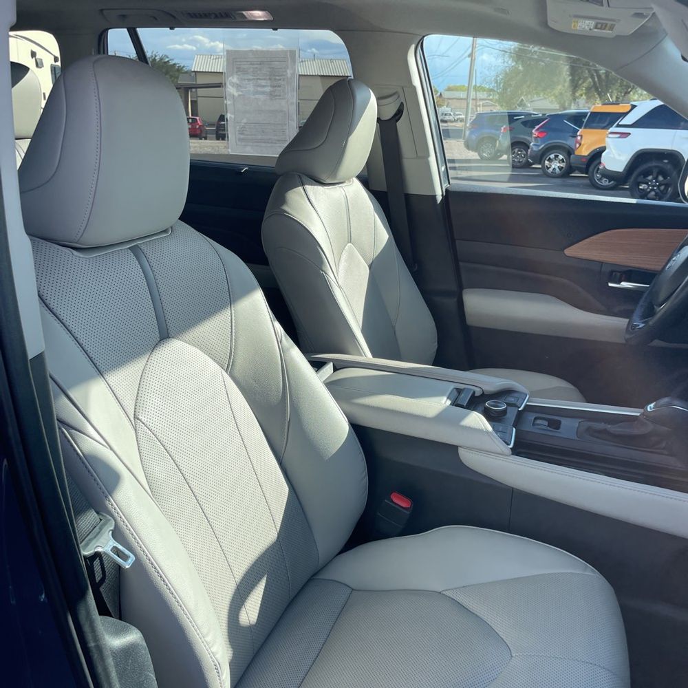 2024 Toyota Grand Highlander Platinum