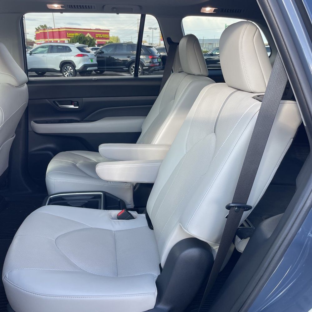 2024 Toyota Grand Highlander Platinum