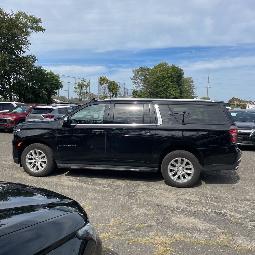 2023 Chevrolet Suburban Premier