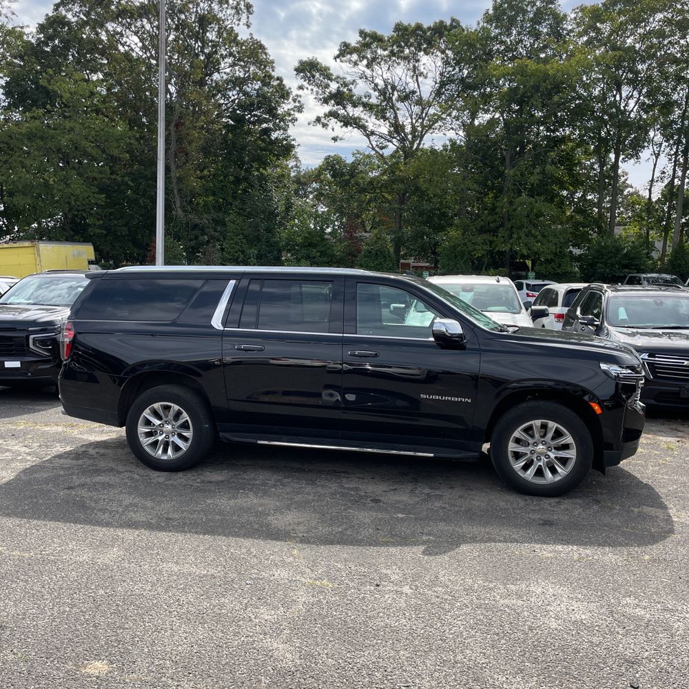 2023 Chevrolet Suburban Premier