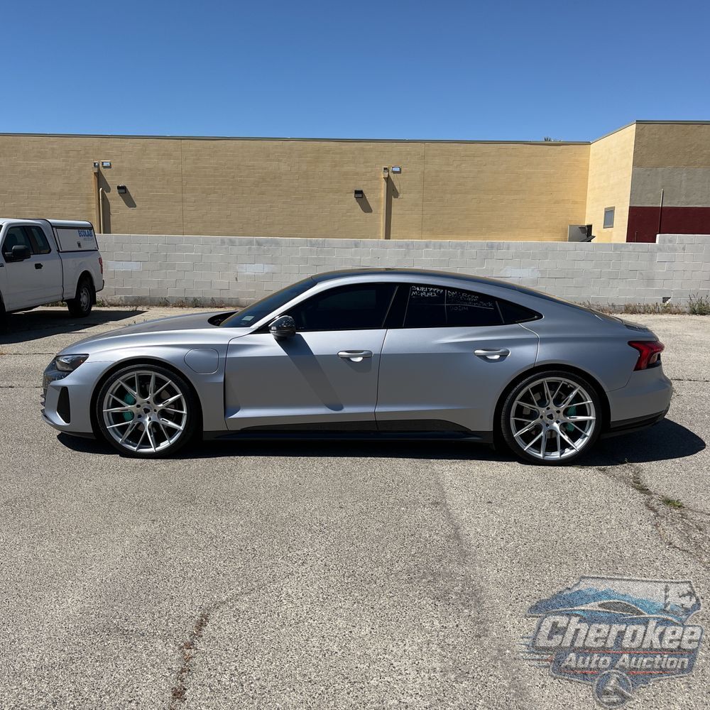 2024 Audi e-tron GT Premium Plus
