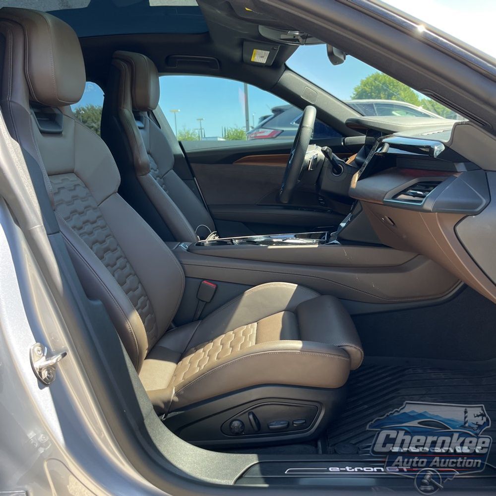 2024 Audi e-tron GT Premium Plus