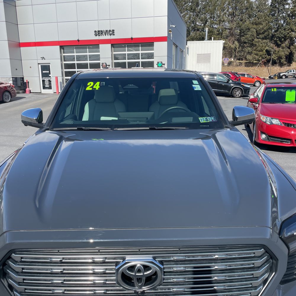 2024 Toyota Tacoma Limited HV