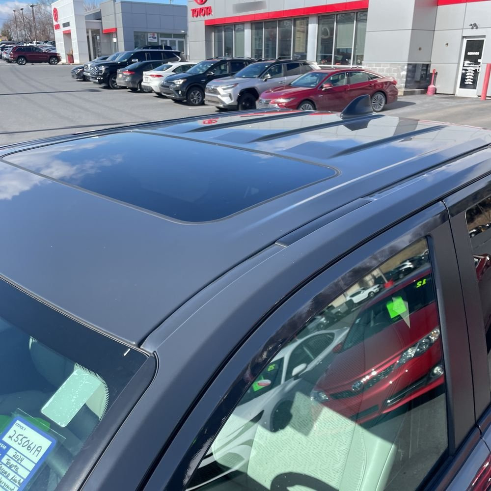 2024 Toyota Tacoma Limited HV