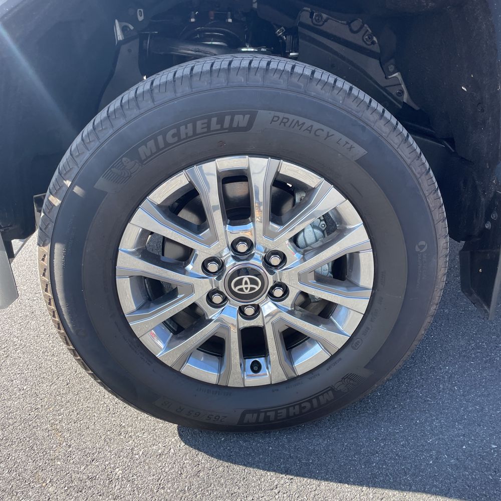 2024 Toyota Tacoma Limited HV