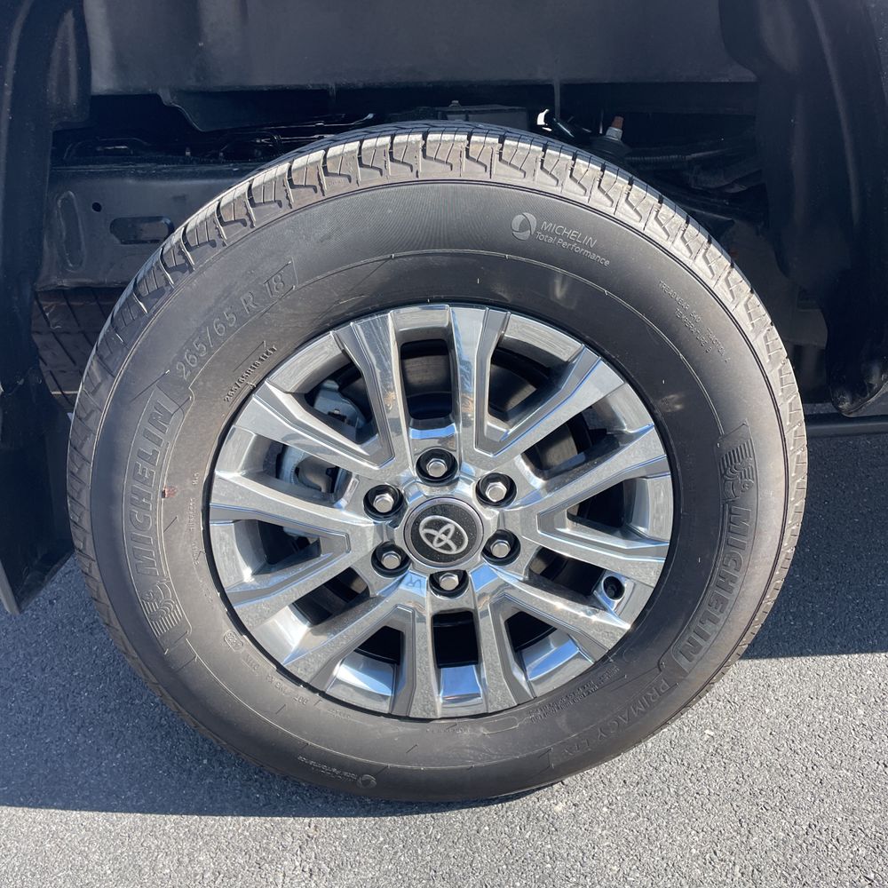 2024 Toyota Tacoma Limited HV