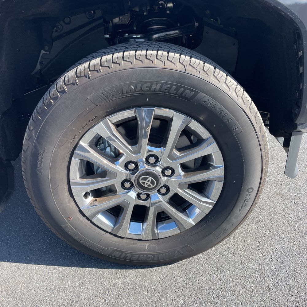 2024 Toyota Tacoma Limited HV