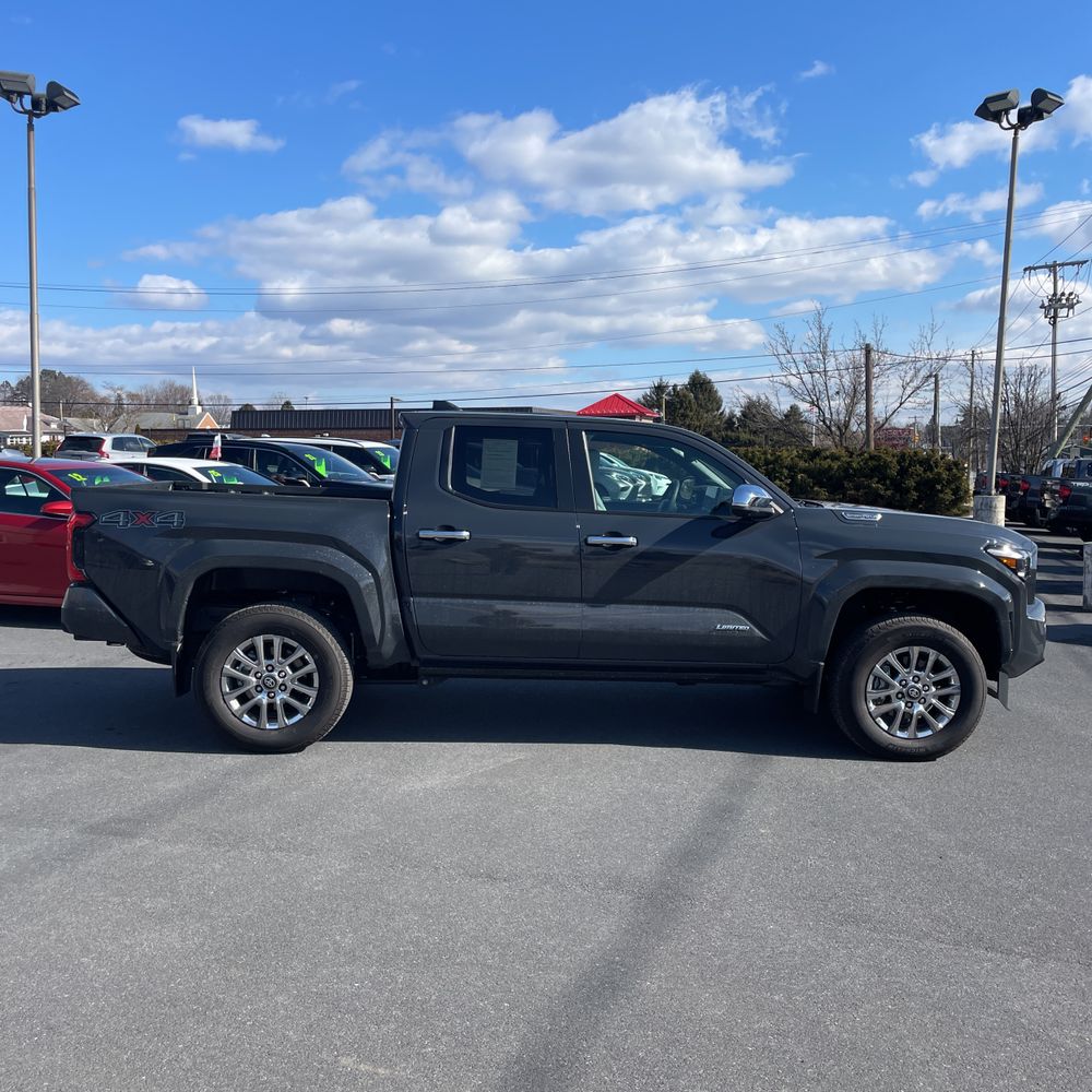 2024 Toyota Tacoma Limited HV