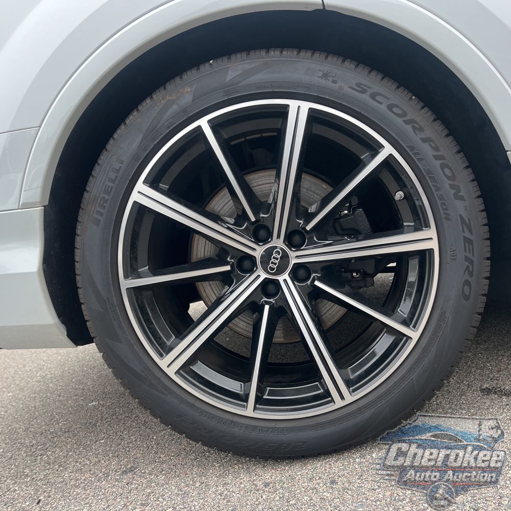 2023 Audi SQ7 Premium Plus